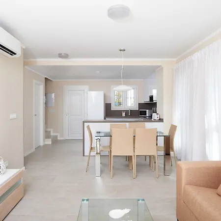 Moss Rose By Nova Holiday home *
